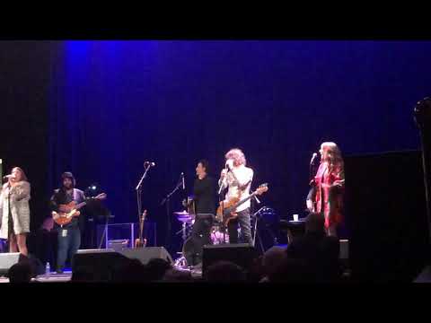 “This is dedicated to the one I love”. Jacob Dylan and Jade Castrinos - After “Echo In The Canyon”