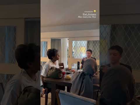 Suara Ari Lesmana alus banget masuk kuping #arilesmana #dewa19 #nyanyi #cover #coversong #420 #fyp