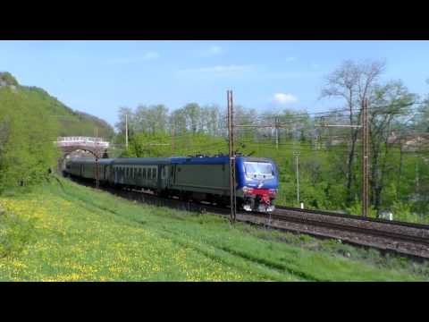 TRANSITA IL REGIONALE CON LA E.464 A RIGOROSO.(AL) 15 - 4 - 2017