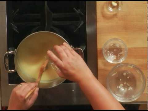 How to Make a Classic Swiss Cheese Fondue| Williams-Sonoma