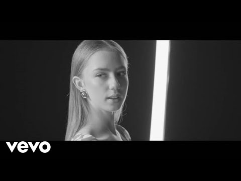 Hania Sztachańska - Czarno-Biały Film