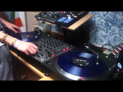 Grandmaster Flash 3 Minute Scratch!