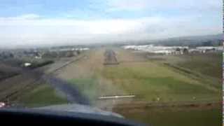 preview picture of video 'Touch and Go at Aurora Airport with a Diamond DA40'