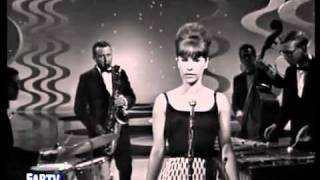 Astrud Gilberto and Stan Getz  THE GIRL FROM IPANEMA - 1964.flv