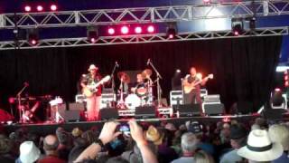 Taj mahal trio-mississippi big butt blues-perth-3-28-10