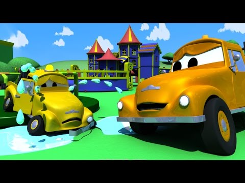 Tom der Abschleppwagen und Der Unfall der Kleinen in Car City | Lastwagen Bau-Cartoon-Serie Kinder