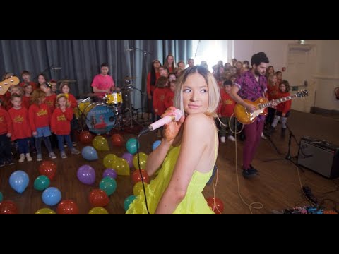 HI SIENNA ft Little Belters - Favourite Thing (Live)