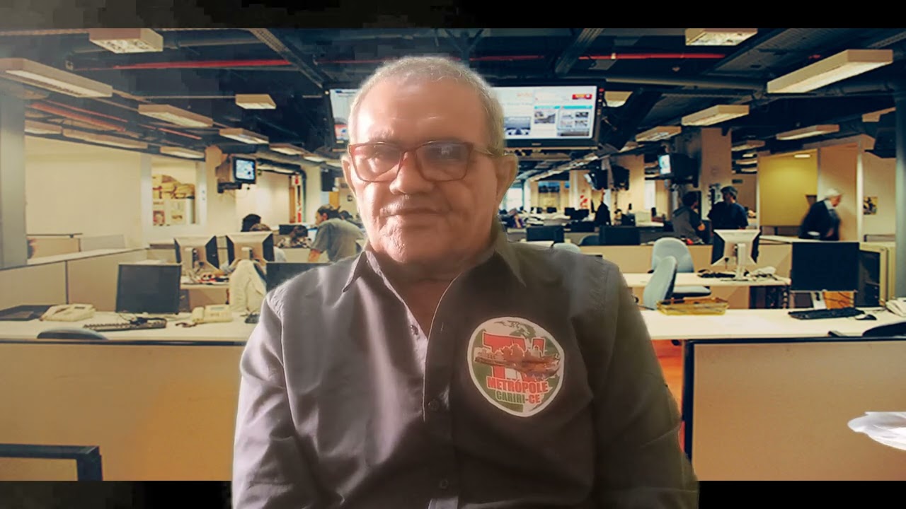 Assembléia dos professores estaduais acaba em confusão generalizada e quebradeira