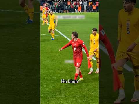 Ném máy bay giấy vào trận đấu bóng đá😂