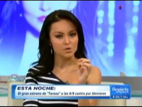 Angelique hablando francês