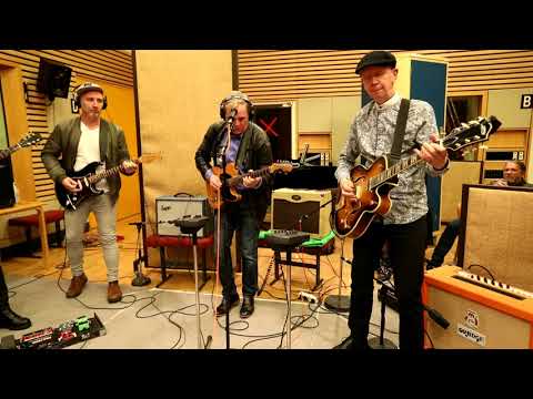 I Just Want To Make Love To You - Bjorn Thoroddsen, Nick Jameson & friends