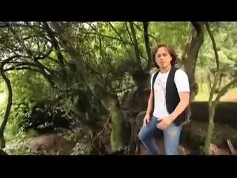 Israel Brito - Sigo de Pie [Official Video]