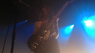 "Carry Me Over", Anna Calvi - Paris, Juillet 2014