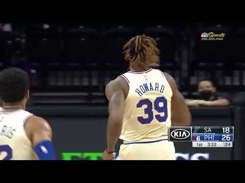 Dwight Howard took flight vs San Antonio Spurs ✈️