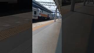 Download lagu KA PARAHYANGAN BERANGKAT JATINEGARA #keretaapi #keretabaru #kai #train #keretaekonomi #daop2 #fyp mp3