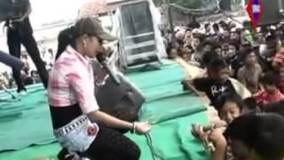 Download lagu ''Ratna Antika'' Layang Sworo Monata Live Rembang2012 mp3 Download lagu ''Ratna Antika'' Layang Sworo Monata Live Rembang2012 mp3