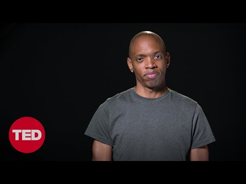 Why are stolen African artifacts still in Western museums?