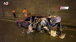 Bolu Dağı Tüneli'nde Tırla Çarpışan Otomobil Hurdaya Döndü