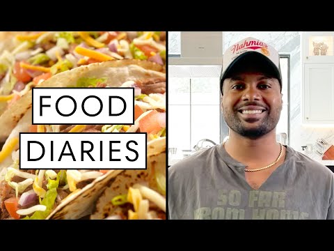 一天中吃的東西都是Steelo Brim的 | 食物日記:哈珀雜誌》（Harper's BAZAAR）。 (Everything Steelo Brim Eats in a Day | Food Diaries: Bite Size | Harper’s BAZAAR)