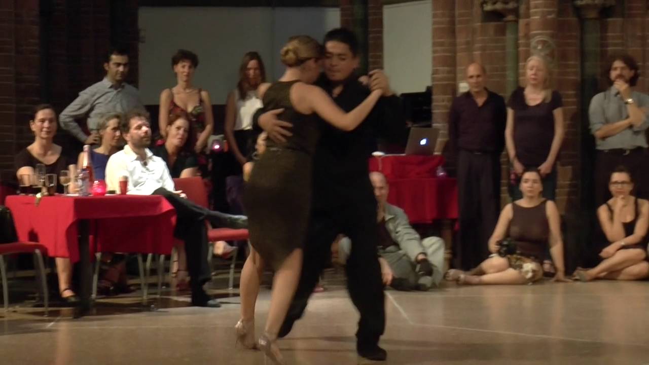 Carlitos Espinoza & Noelia Hurtado in La Bruja - "Oro De Ley" J.d'Arienzo