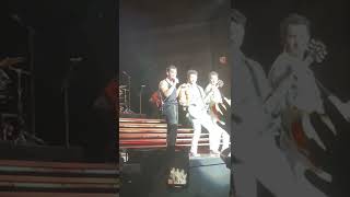 Download lagu Jonas brothers - cool - live mp3