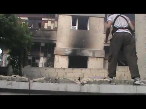 استهداف مقرات النظام بقنابل محلية الصنع من قبل كتيبة الشهيد أحمد عودة في حي باب سباع في مدينة حمص