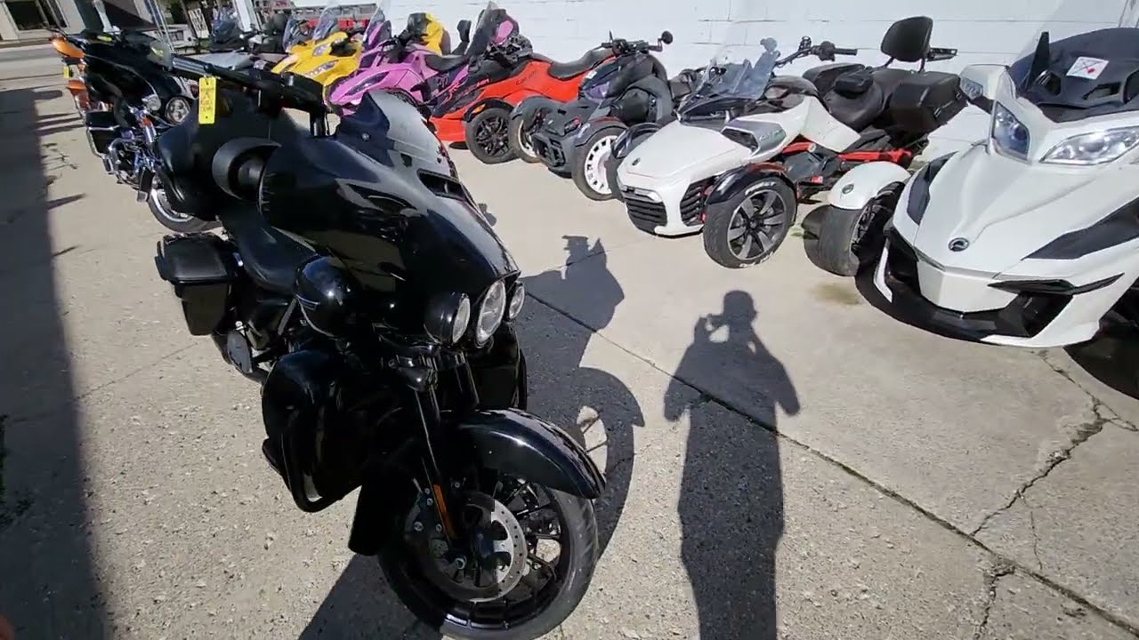 2018 Harley-Davidson® Street Glide® Special Motorcycle