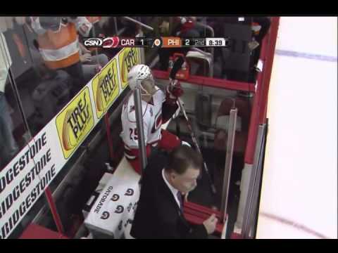 Claude Giroux scores vs the Hurricanes - 11-1-10