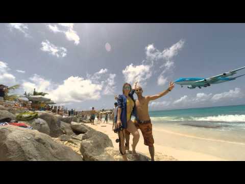 Landing klm in airport beach