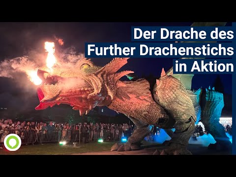 Der Further Drache "Fanny" spuckt Feuer