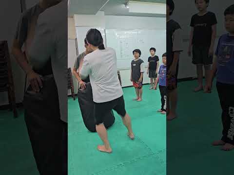 武道クラス「如水」　ローからカーフへの#コンビネーション　 #budo #martialarts#如水#武道 #dojotraining #kick   #蹴り♯ローキック♯カーフキック　 #格闘技