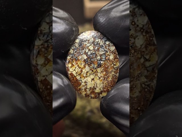 حجر عقيق متعدد الألوان طبيعي