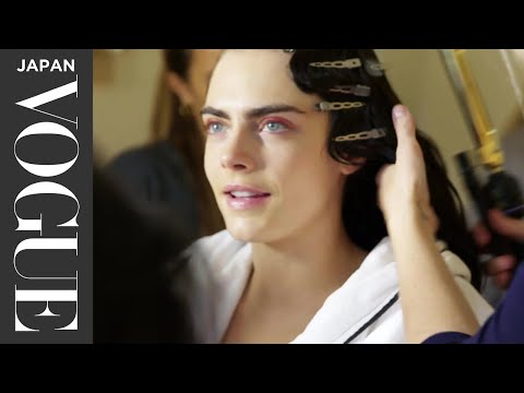 カーラ・デルヴィーニュ、METガラ本番までの準備に密着。| Met Gala | VOGUE JAPAN