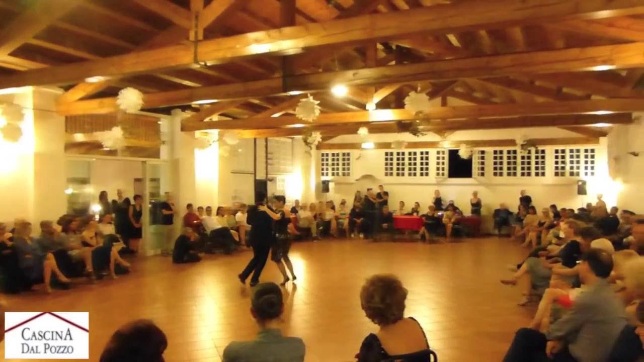 Ariadna Naveira y Fernando Sanchez bailan a la Cascina Dal Pozzo