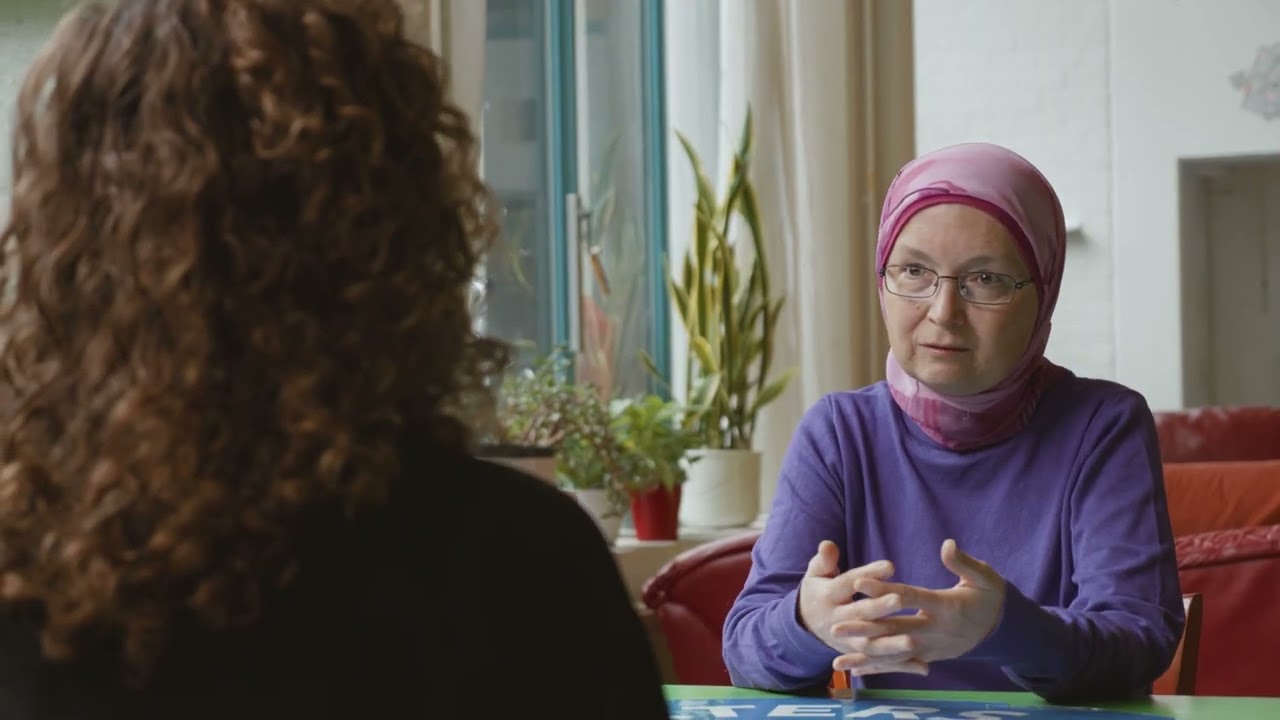 Cultural mediator in beeld: Sanaa doorbreekt taboes