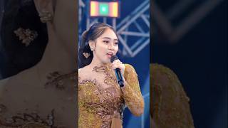 Download lagu silvy kumalasari - gelang anting ali ali (tombo kangen) @Silvykumalasariofficial #shorts #trending mp3