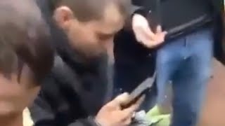 חייל רוסי מתקשר לאמו לאחר שנעצר על ידי כוחות אוקראינה