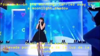 Nolwenn Leroy Moonlight Shadow Spanish &amp; English lyrics on the screen.