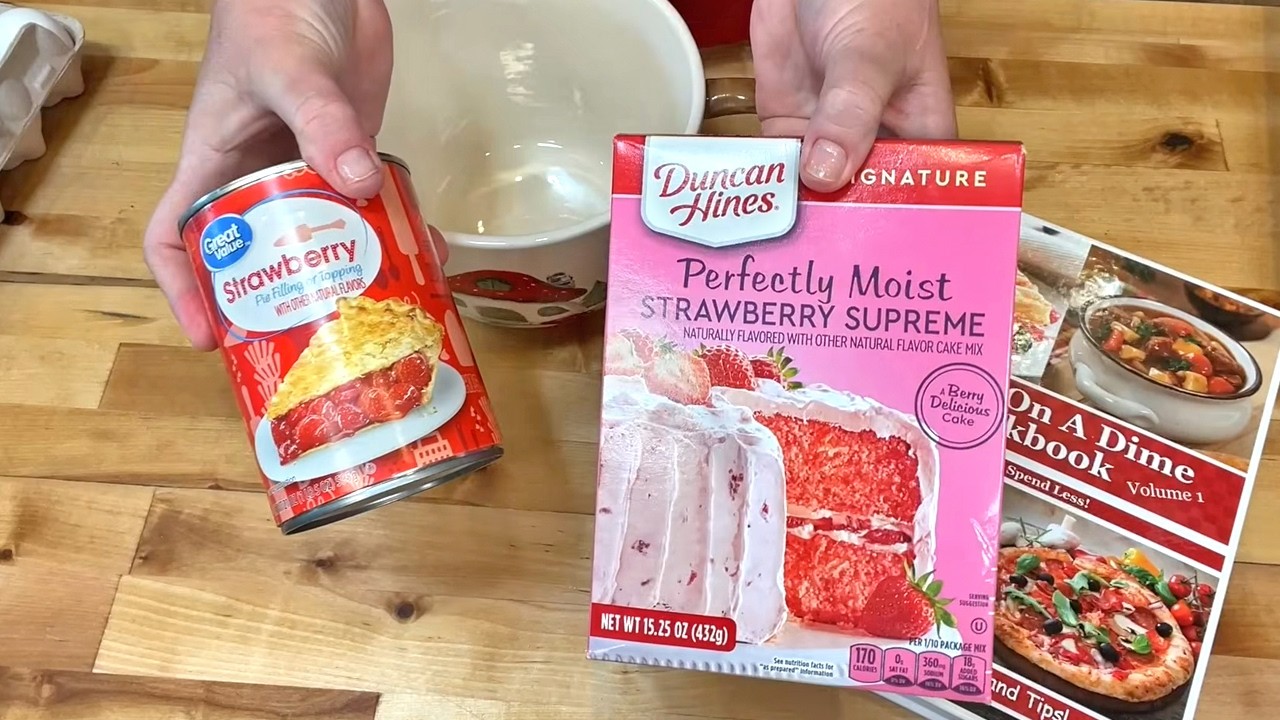 3 Ingredient Strawberry Cake That Tastes Homemade!