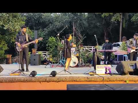 Band Horizon Goa performing What's up cover