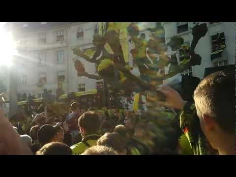 Kleiner Eindruck vom Borsigplatz vor der Durchfahrt des Korsos am 13.05.2012