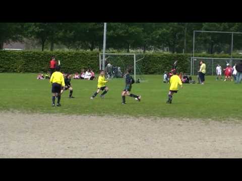 Hekelingen toernooi 1e wedstrijd: Haaglandia F5 - Hion F2. Uitslag 2-0