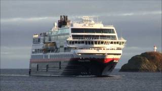 preview picture of video 'Hurtigruten - Trollfjord - Svolvær'