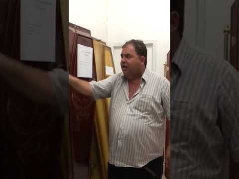 Urnas funerárias em liquidação.Quem quer?