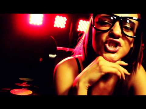 BarnB Ft. Sepone & Cameron Jay - Old Dirty