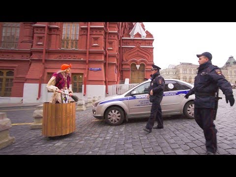 БАБКА на ГИРОСТУПЕ 4! Пранк! Что случилось у Кремля?! | GRANDMA in RUSSIA Prank (Часть 4)