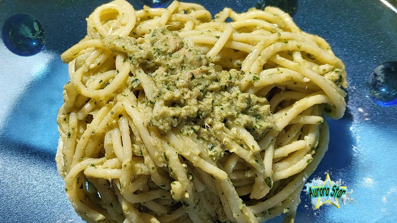 Ricetta: spaghetti con pesto alla genovese e tonno