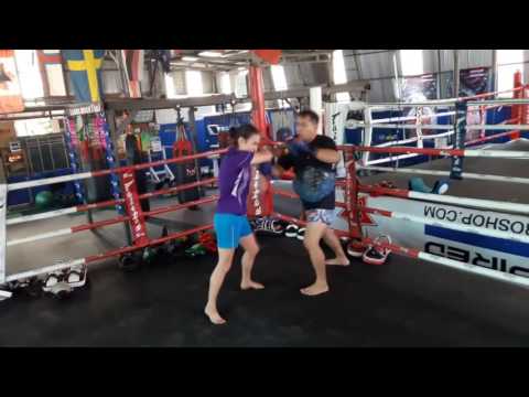 Training the Dracula Guard Part 2 with Pi Daeng of Lanna Muay Thai