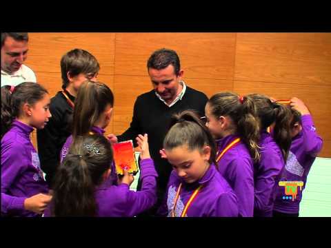 27/11/13 – Recepción oficial a las gimnastas nucieras por sus dos medallas en el Cto. de España