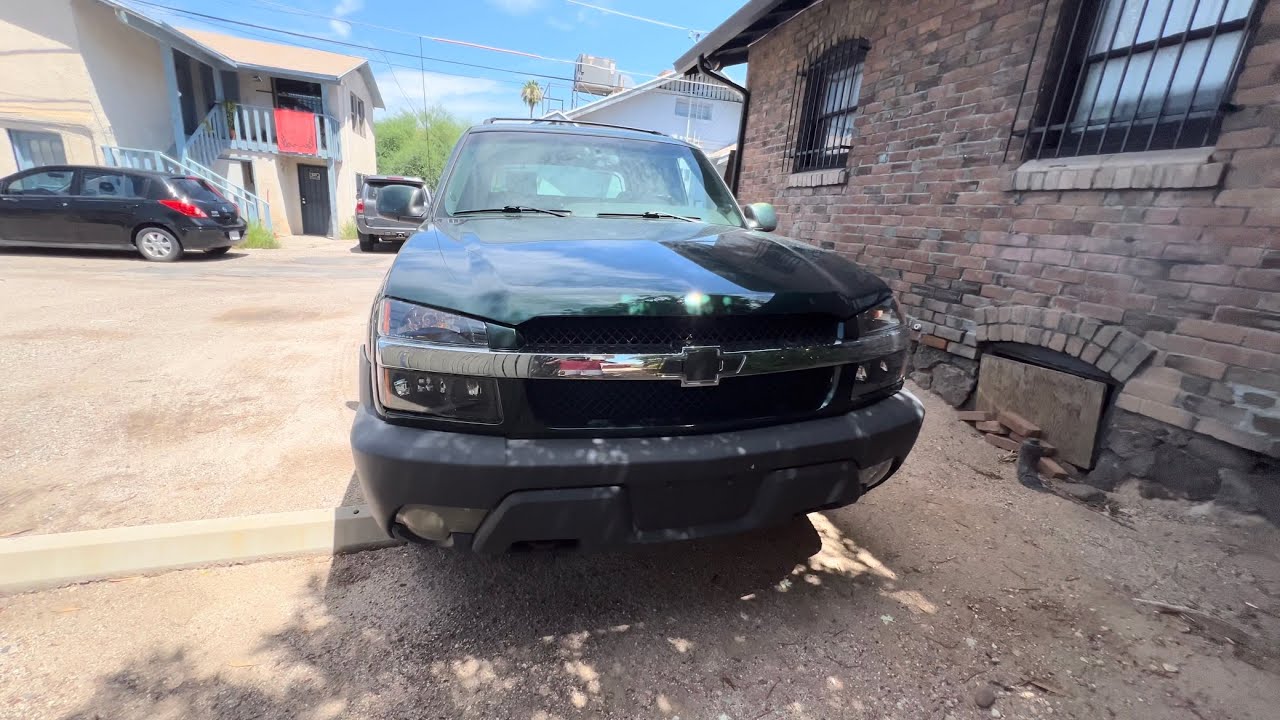 2003 Chevy Avalanche LT - Full Tour & Startup
